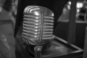 Microphone Antique